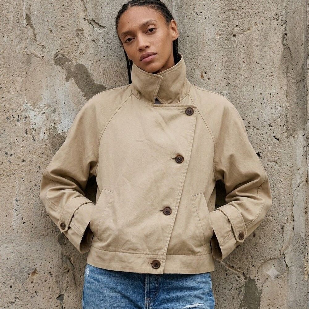 Gap Relaxed Cropped Trench Coat Khaki Trendy Transitional Parisian 3 in 1 collar